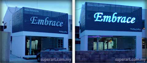 signage-embrace-design-superart-2